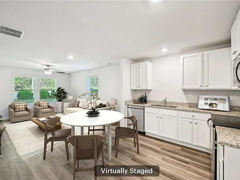 4437 Ben Hill Rd — Photo 8