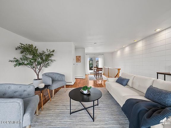 5th image of 3333 Lakeshore Dr Unit 10