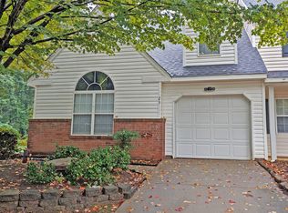 23 Pickwick Pl, Greensboro, NC 27407