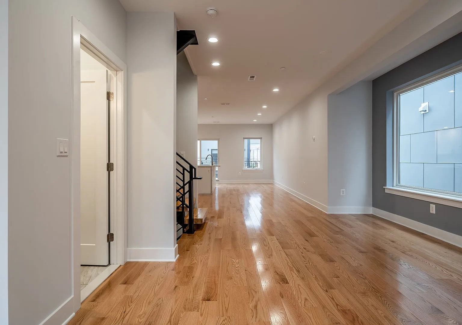237 Tasker St — Photo 2