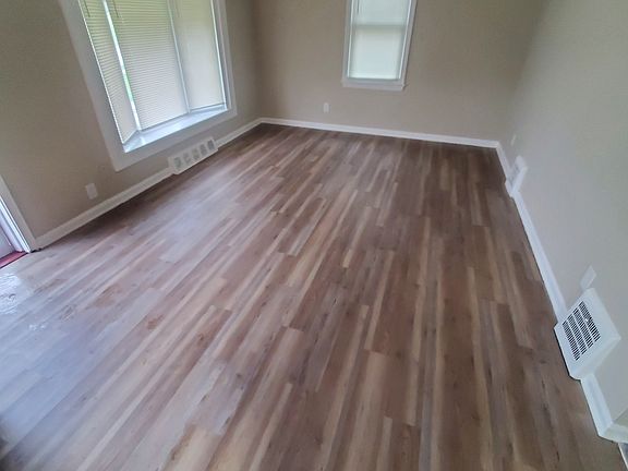 5th image of 2194 W 104th St