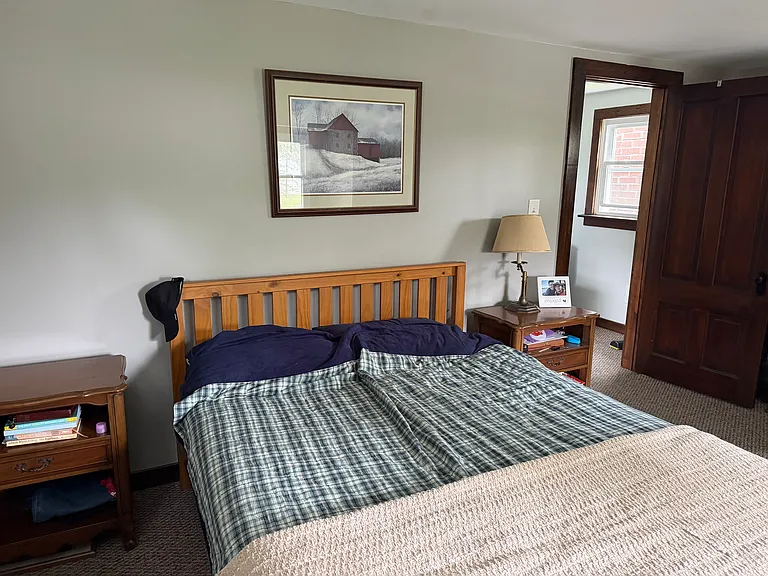 Upstairs bedroom.
