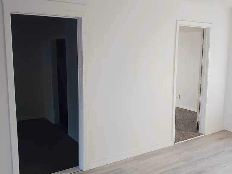 910 Erwin Ave — Photo 10