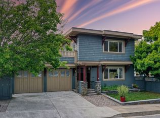 146 16th St #A, Pacific Grove, CA 93950