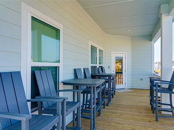 4th image of 155 Paradise Dr