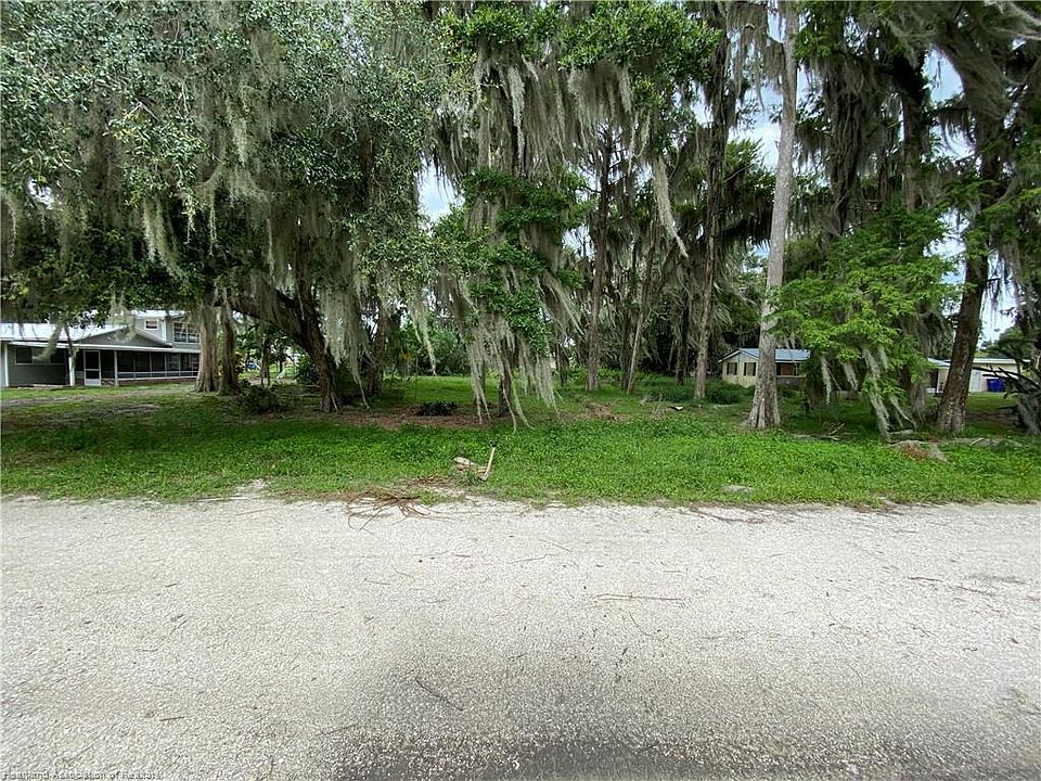 2nd image of 1430 Tall Cypress Dr