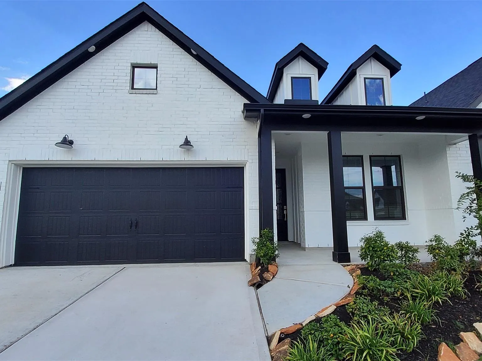 3 bed, 1770 sqft, $2,600 — Photo 3