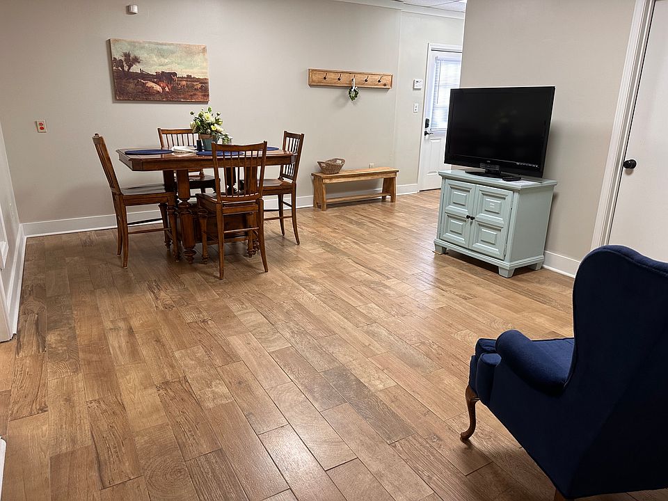 Dining and sitting area