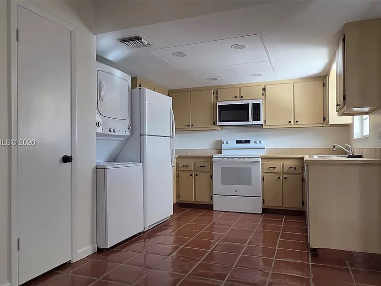 180 Cypress Way E #E230 — Photo 9