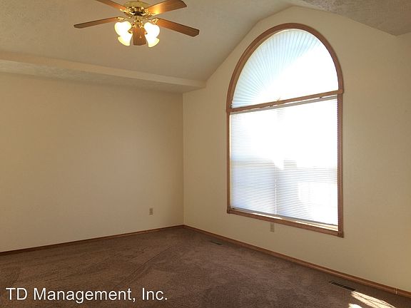 5th image of 2301 W Woodbury St #2301
