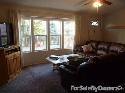 Living Room
						:
						Large open living room