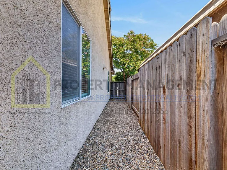 1570 Charm Way — Photo 48