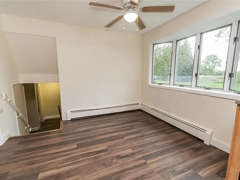 5 Adeane Dr W — Photo 7