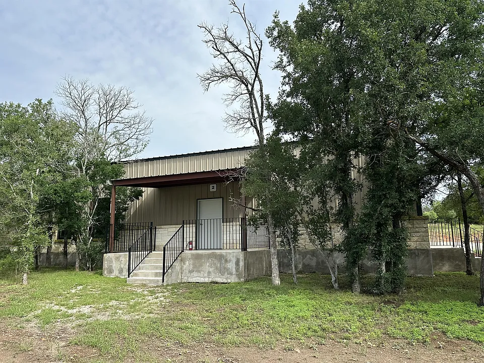 104 Maddux Way