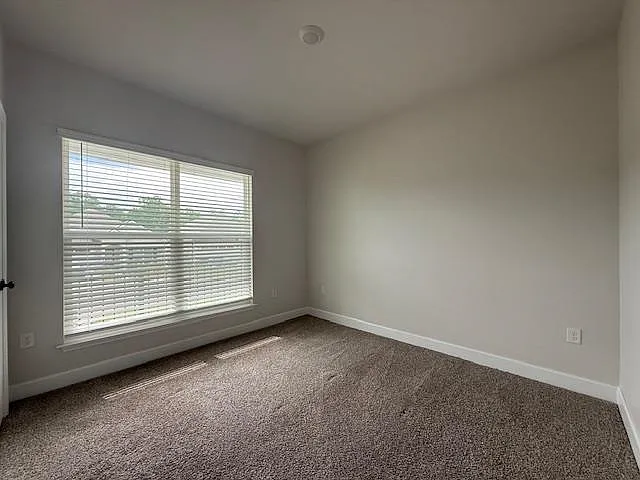 4 bed, 1835 sqft, $3,000 — Photo 4