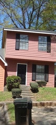 1st image of 743 Oak Dr
