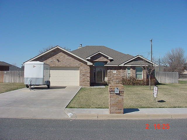 1st image of 814 Columbia Dr