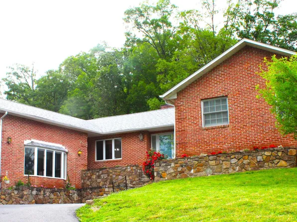 1065 Longwood Ave, Cumberland, MD 21502