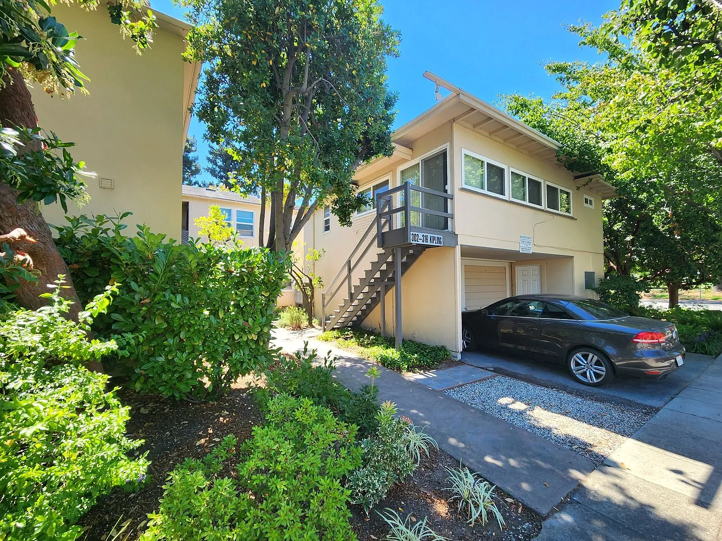 Downtown Palo Alto Living 1 Bedroom Apartment September 1st — Photo 1