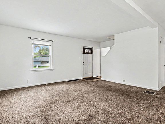 4th image of 2226 Beverly Pl