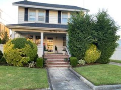 235 124th Bch, Rockaway Park, NY, 11694