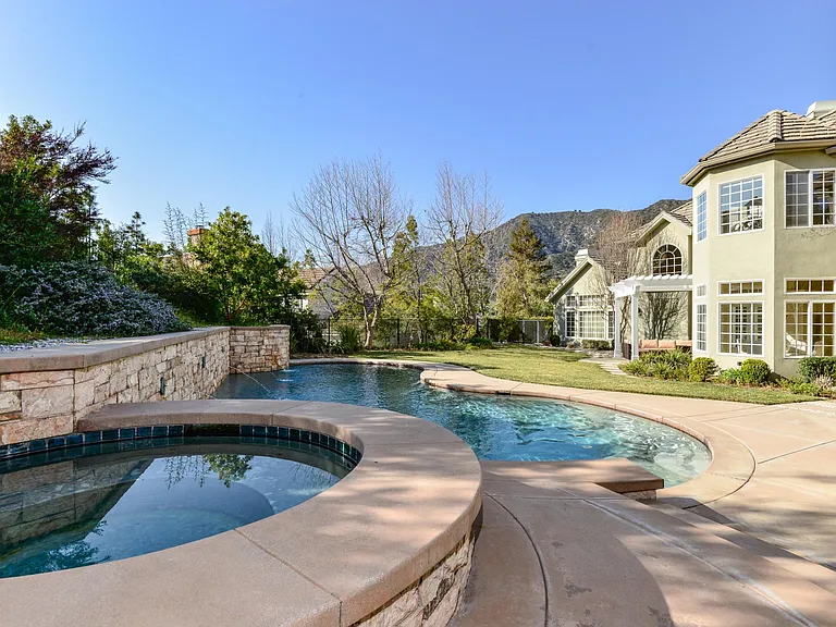 768 Forest Green Dr — Photo 25