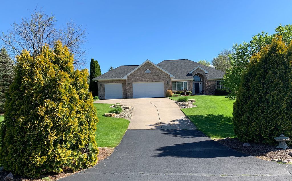 12123 93rd Avenue Ct - Property Image
