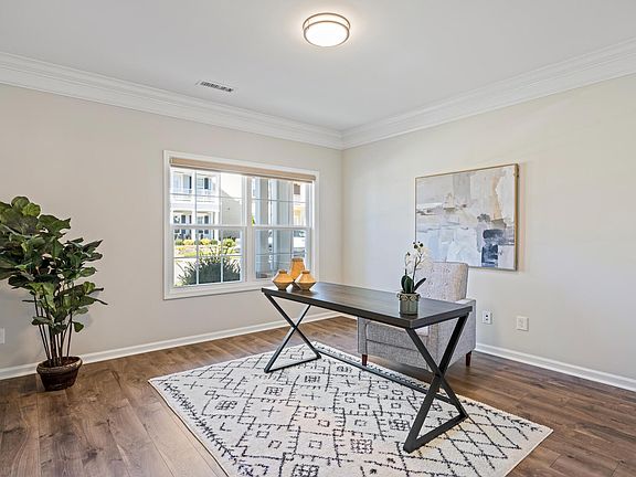 5th image of 1277 Russet Ln