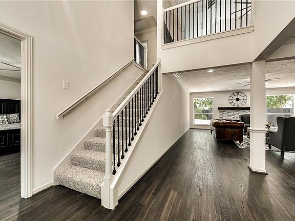 3rd image of 5806 Indian Hills Dr