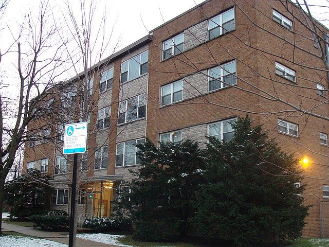 1st image of 2055 W Lunt Ave APT 102