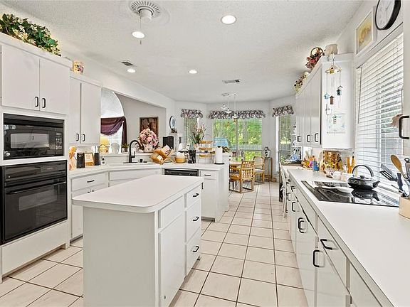 5th image of 6801 N Oaks Dr
