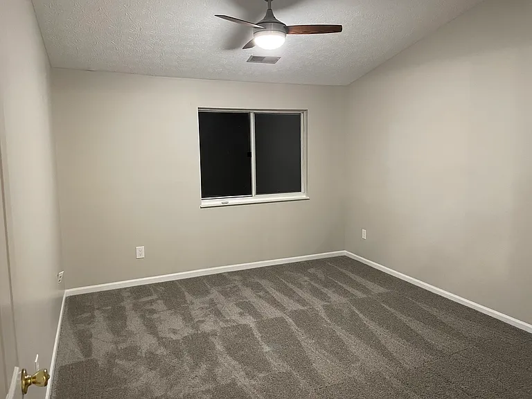 400 Lakeview Dr #9 — Photo 8