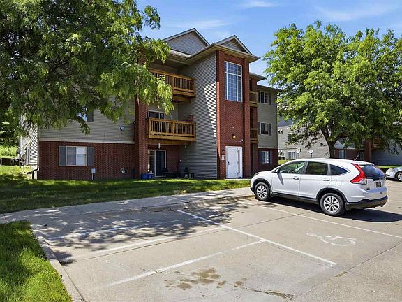 2nd image of 2272 Holiday Rd APT 606