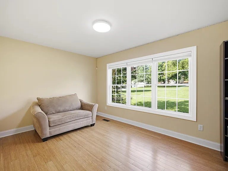 1 Fairhills Dr — Photo 22