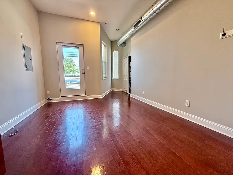 1613 Frankford Ave #O2 — Photo 4