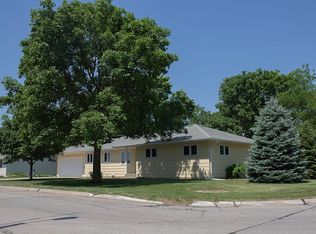 913 16th St, Wisner, NE 68791