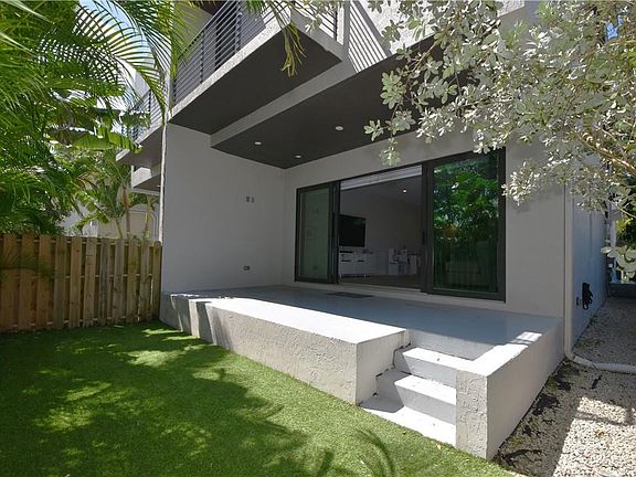 5th image of 316 NE 15th Avenue #316