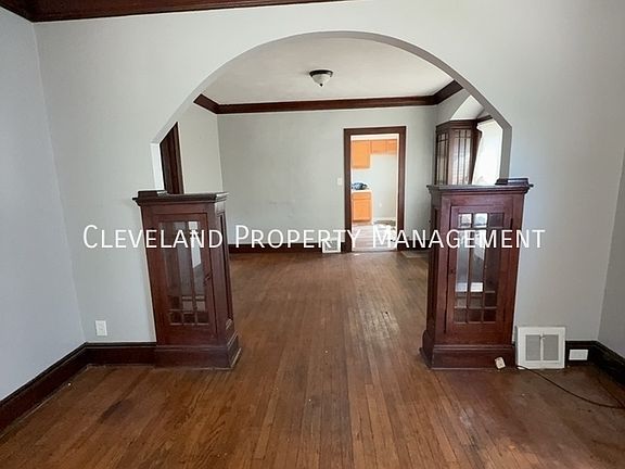 3rd image of 2805 E 120th St