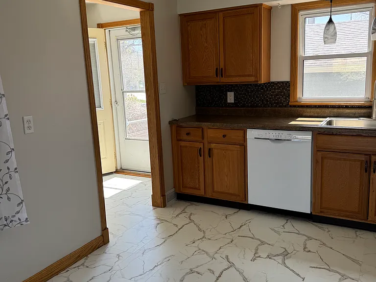 3805 Sunset Dr — Photo 4