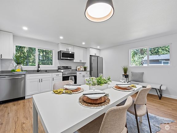 4th image of 14501 14505 Woodlawn Street SW