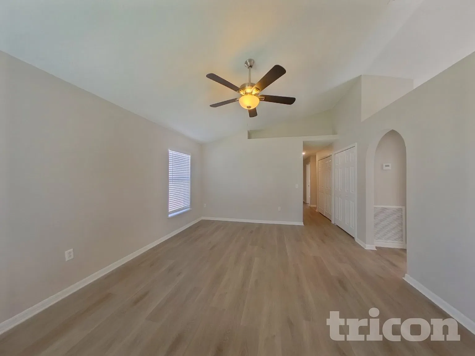 5852 Lake Front Dr Wesley Chapel FL — Photo 3