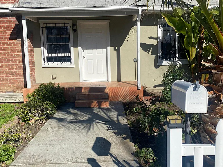 383 S Baywood Ave — Photo 9