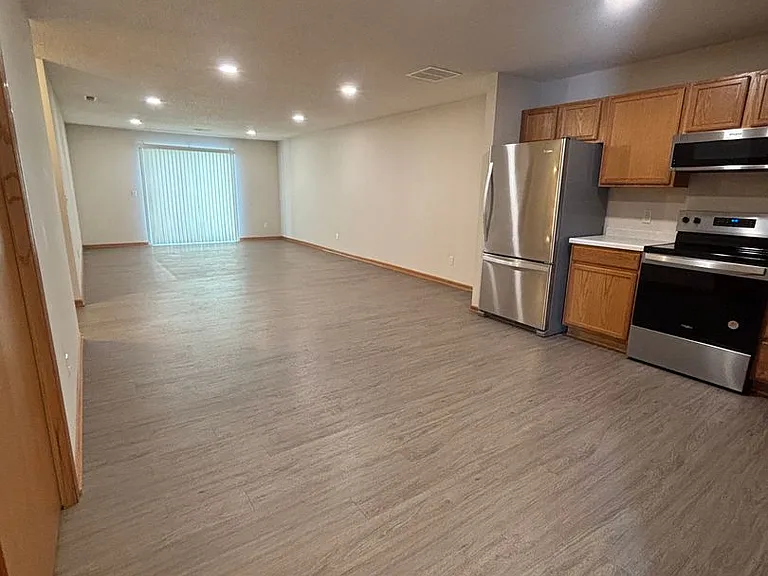 323B Williamsburg Pl — Photo 11