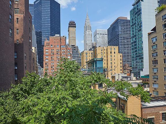 4th image of 117 E 37th St APT 8F