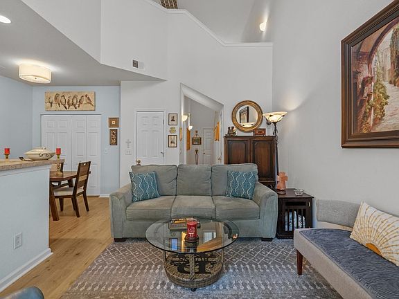 5th image of 147 Chenoa Dr. #34E