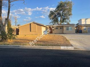 1016 W Avenue J14, Lancaster, CA 93534
