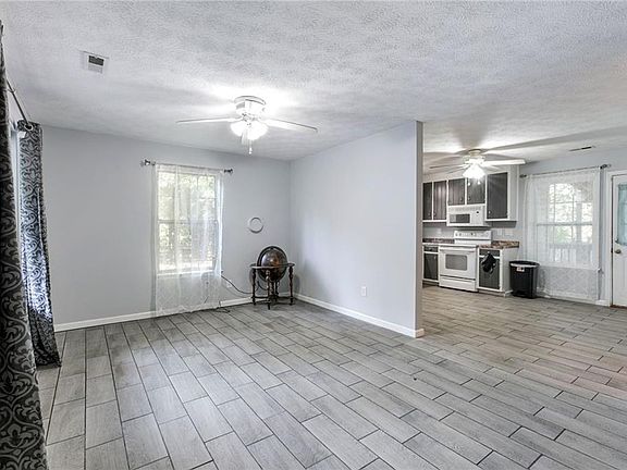4th image of 3931 Crosscreek Ln