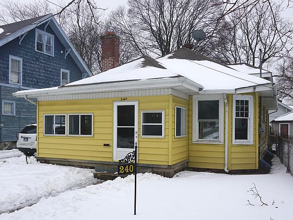 2nd image of 240 Griggs St SE