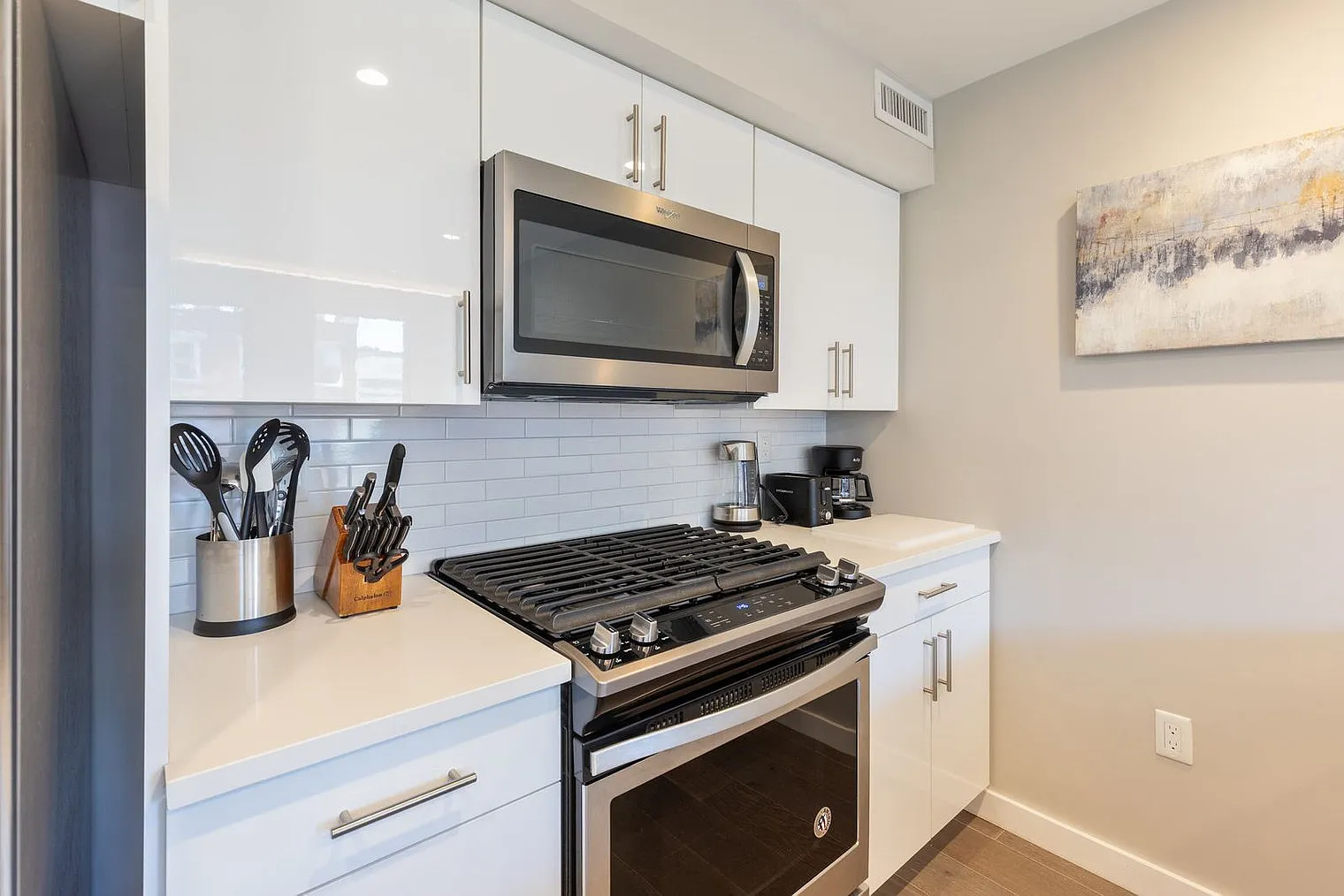2 bed, 2.0 bath, 839 sqft, $12,421 — Photo 4