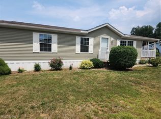 34 3rd St, Madison, OH 44057